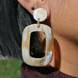 Horn Ohrringe in populärer O-Form